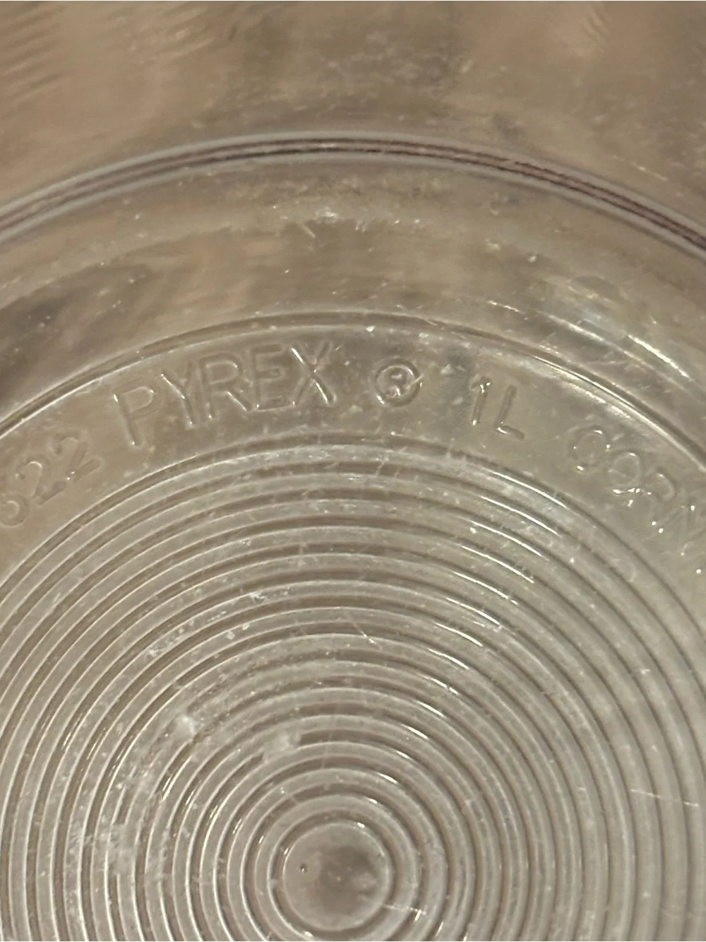 Pyrex Corning USA Colonial Mist Nesting Mixing Bowls Lot of 2  (2.5L & 1L)